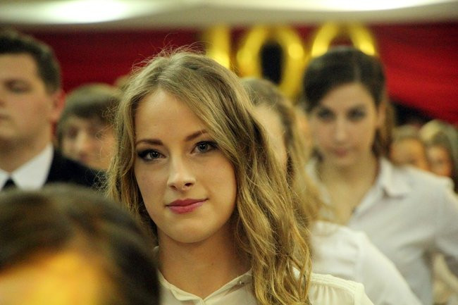 II LO w Lesznie: studniówka pod znakiem Jamesa Bonda (zdjęcia)