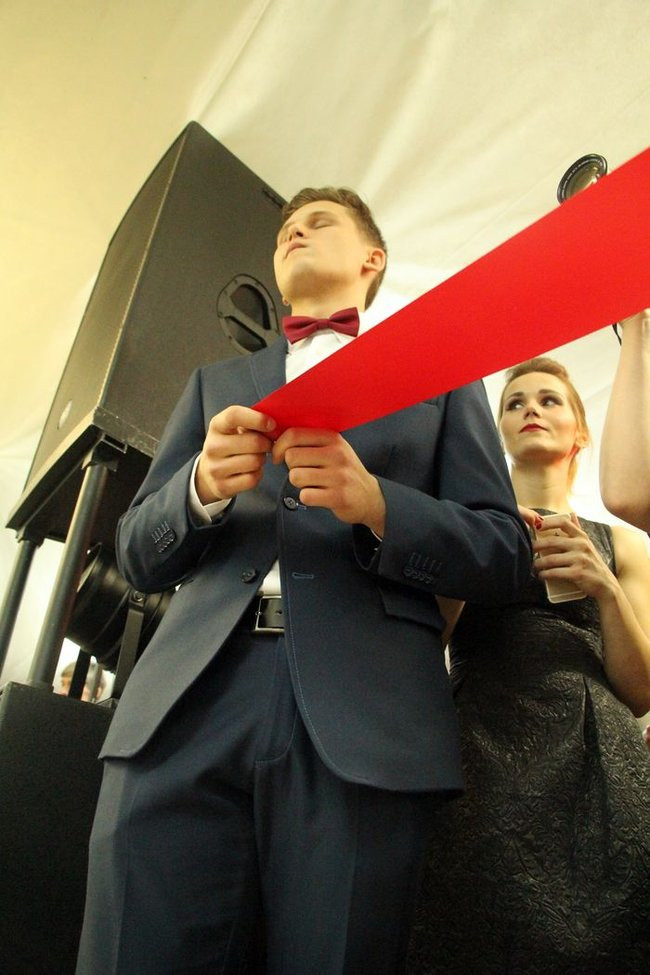 II LO w Lesznie: studniówka pod znakiem Jamesa Bonda (zdjęcia)