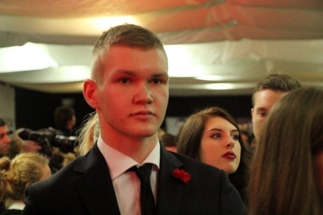 II LO w Lesznie: studniówka pod znakiem Jamesa Bonda (zdjęcia)