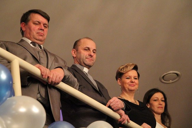 ZSOŚ: najpierw polonez, później taneczne przeboje (zdjęcia)