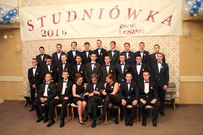 ZSOŚ: najpierw polonez, później taneczne przeboje (zdjęcia)