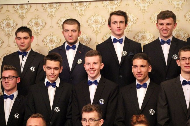 ZSOŚ: najpierw polonez, później taneczne przeboje (zdjęcia)