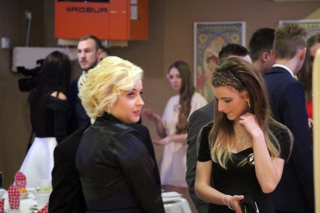 ZSOŚ: najpierw polonez, później taneczne przeboje (zdjęcia)