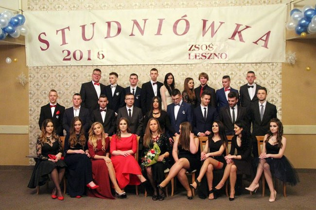 ZSOŚ: najpierw polonez, później taneczne przeboje (zdjęcia)