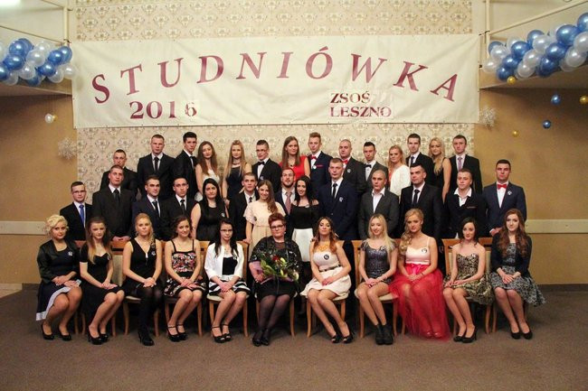 ZSOŚ: najpierw polonez, później taneczne przeboje (zdjęcia)