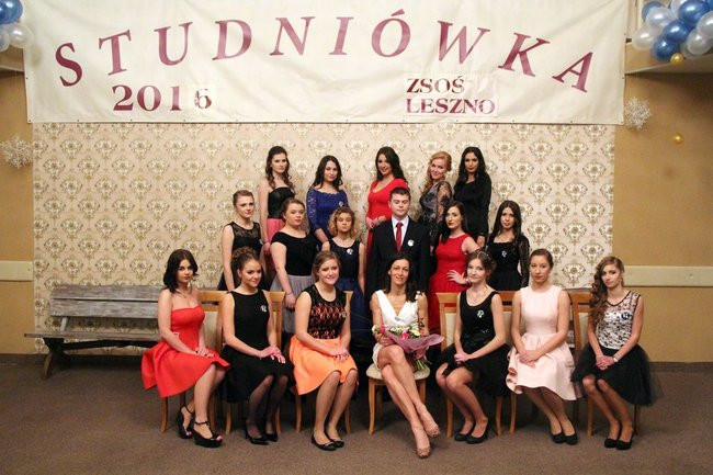 ZSOŚ: najpierw polonez, później taneczne przeboje (zdjęcia)