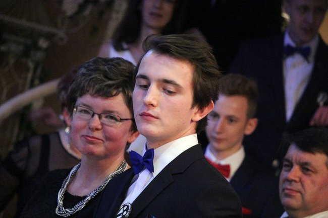 ZSOŚ: najpierw polonez, później taneczne przeboje (zdjęcia)