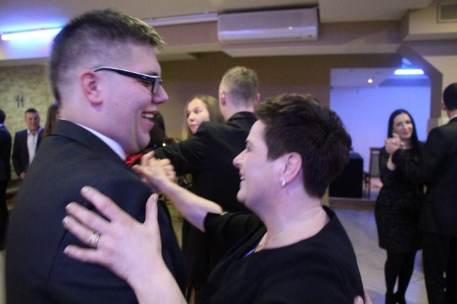 ZSOŚ: najpierw polonez, później taneczne przeboje (zdjęcia)