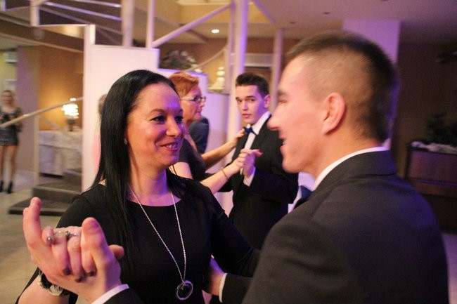 ZSOŚ: najpierw polonez, później taneczne przeboje (zdjęcia)