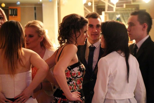 ZSOŚ: najpierw polonez, później taneczne przeboje (zdjęcia)