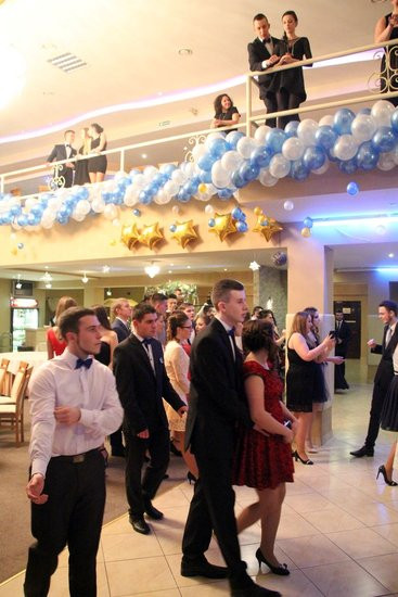 ZSOŚ: najpierw polonez, później taneczne przeboje (zdjęcia)