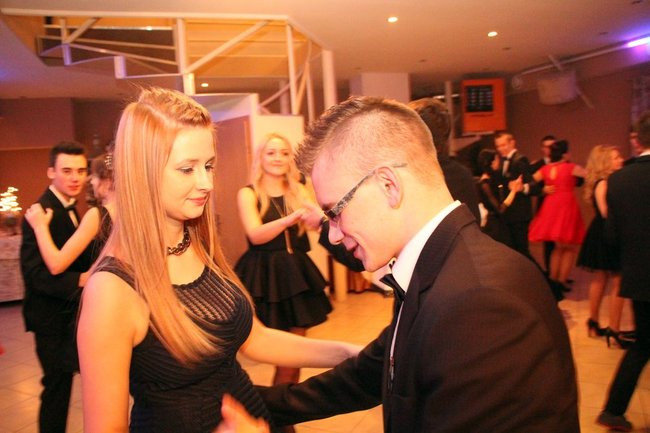 ZSOŚ: najpierw polonez, później taneczne przeboje (zdjęcia)