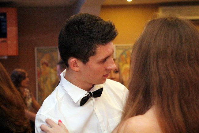 ZSOŚ: najpierw polonez, później taneczne przeboje (zdjęcia)