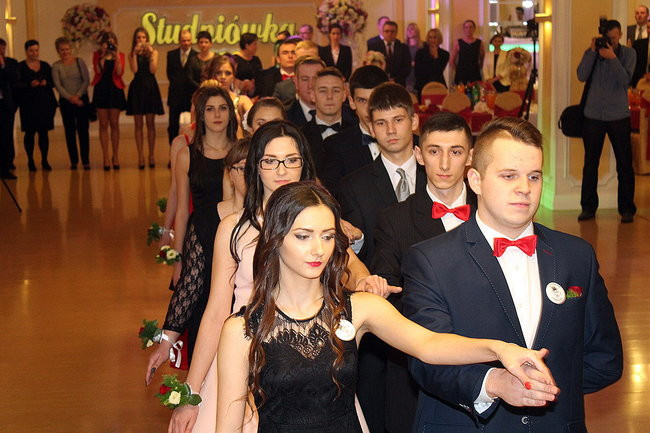 Po sąsiedzku: studniówka ZSPT w Bojanowie (zdjęcia)