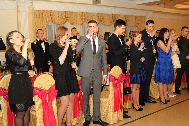 Po sąsiedzku: studniówka ZSPT w Bojanowie (zdjęcia)