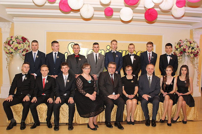 Po sąsiedzku: studniówka ZSPT w Bojanowie (zdjęcia)