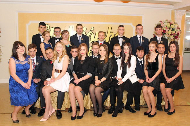 Po sąsiedzku: studniówka ZSPT w Bojanowie (zdjęcia)