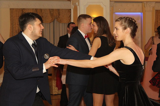 Po sąsiedzku: studniówka ZSPT w Bojanowie (zdjęcia)