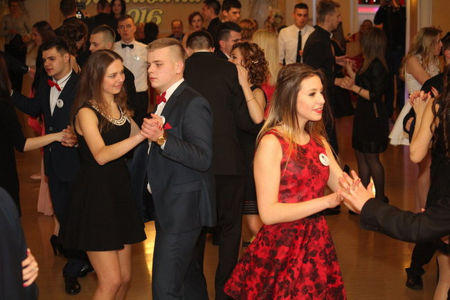 Po sąsiedzku: studniówka ZSPT w Bojanowie (zdjęcia)