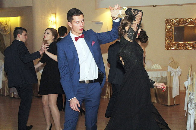 Kameralna studniówka Miejskiej Górki (zdjęcia)