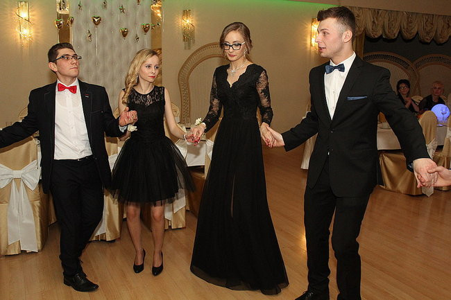 Kameralna studniówka Miejskiej Górki (zdjęcia)