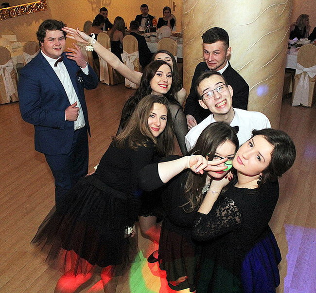 Kameralna studniówka Miejskiej Górki (zdjęcia)