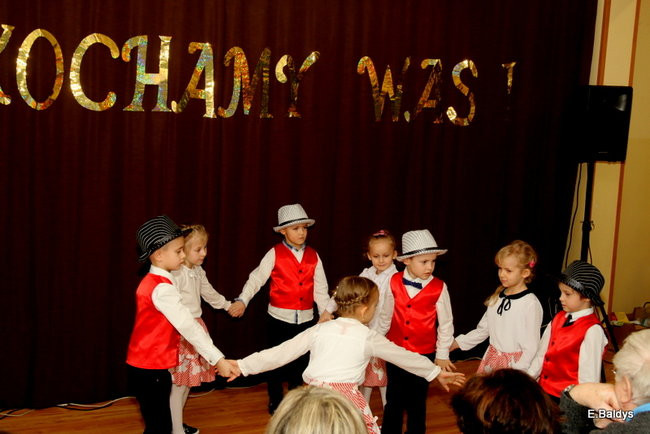 Przedszkolaki z Garzyna dla babci i dziadka (zdjęcia)