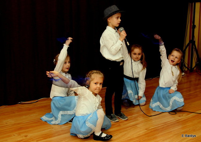 Przedszkolaki z Garzyna dla babci i dziadka (zdjęcia)