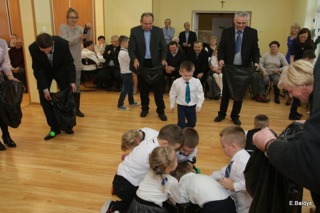 Przedszkolaki z Garzyna dla babci i dziadka (zdjęcia)