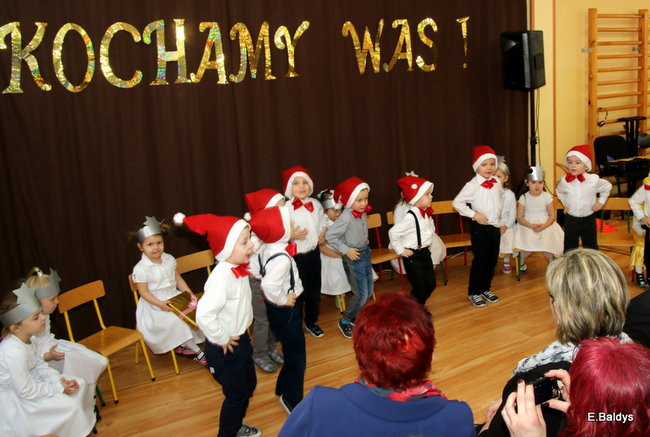 Przedszkolaki z Garzyna dla babci i dziadka (zdjęcia)