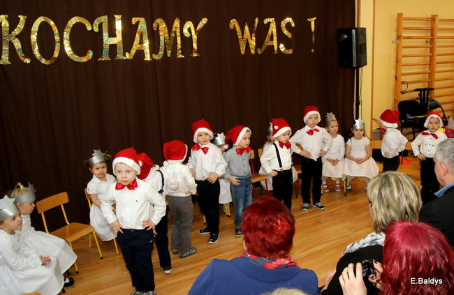 Przedszkolaki z Garzyna dla babci i dziadka (zdjęcia)