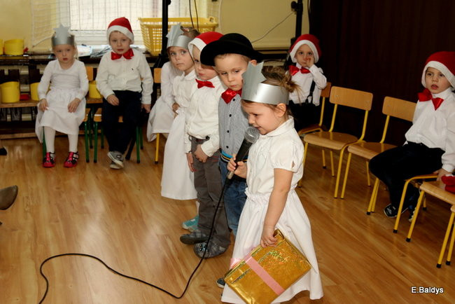 Przedszkolaki z Garzyna dla babci i dziadka (zdjęcia)