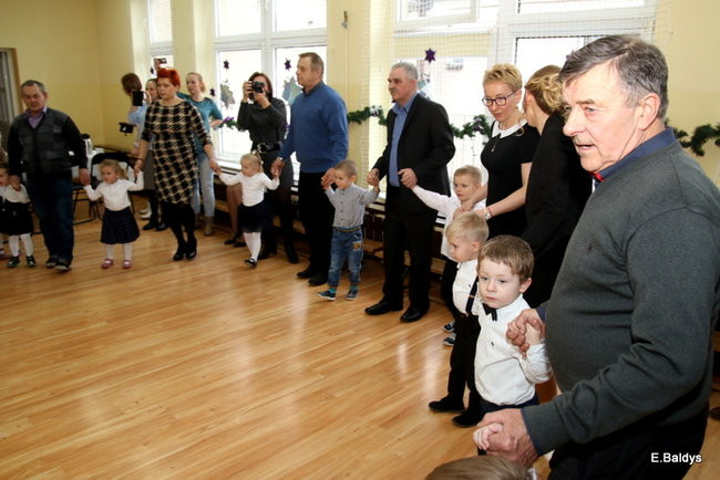 Przedszkolaki z Garzyna dla babci i dziadka (zdjęcia)