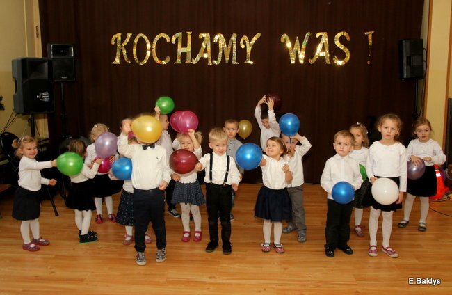 Przedszkolaki z Garzyna dla babci i dziadka (zdjęcia)