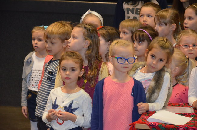 Dzieci wypiły miksturę i dostały batem (zdjęcia)