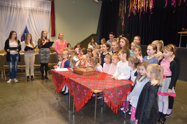 Dzieci wypiły miksturę i dostały batem (zdjęcia)