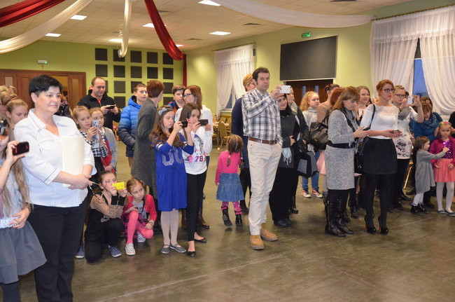 Dzieci wypiły miksturę i dostały batem (zdjęcia)