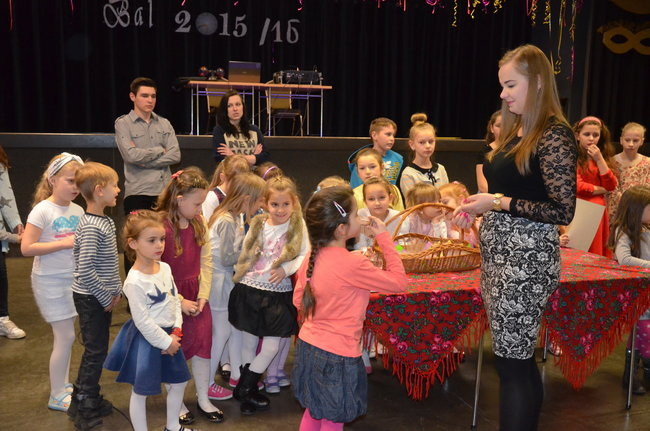 Dzieci wypiły miksturę i dostały batem (zdjęcia)