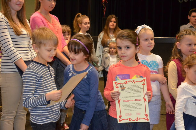 Dzieci wypiły miksturę i dostały batem (zdjęcia)