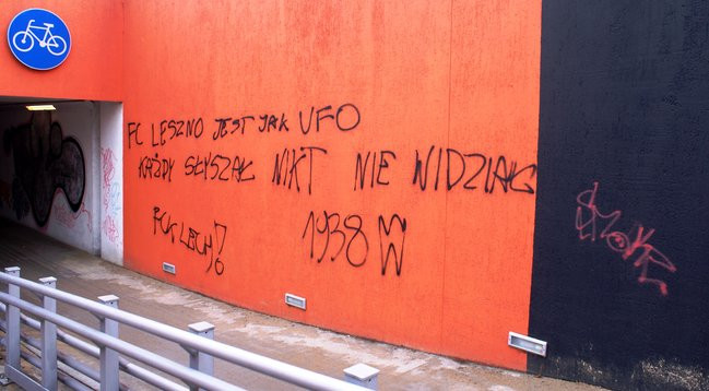 Bazgroły pod alejami (zdjęcia)