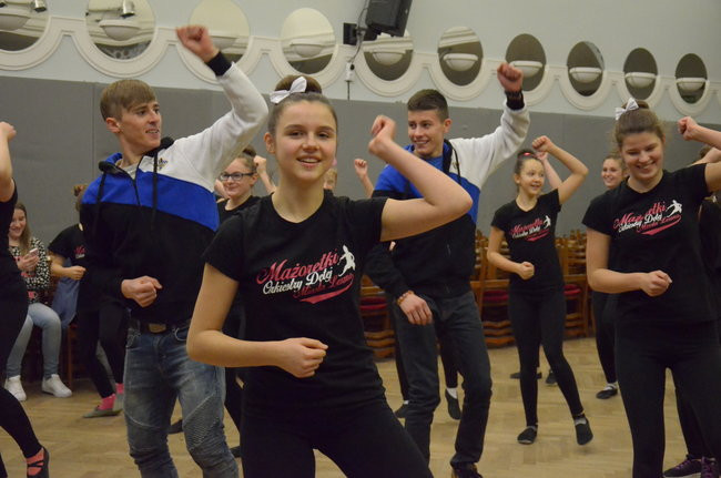 Mażoretki z żużlowego toru (zdjecia)