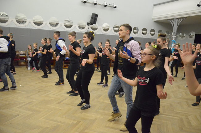 Mażoretki z żużlowego toru (zdjecia)