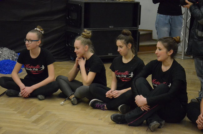 Mażoretki z żużlowego toru (zdjecia)