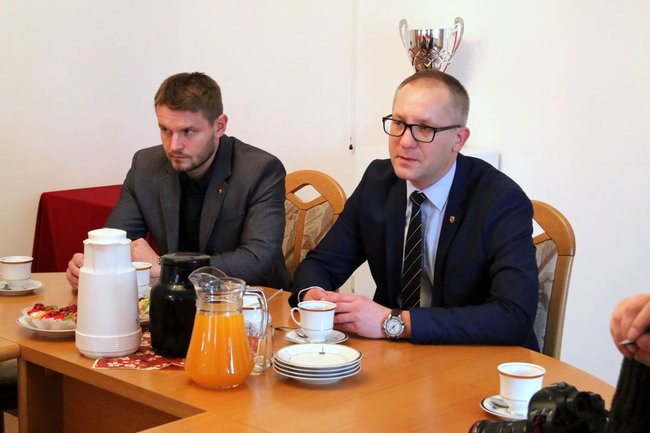 Koszykarze na miłej rozmowie u prezydenta (zdjęcia)