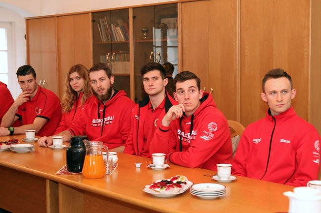 Koszykarze na miłej rozmowie u prezydenta (zdjęcia)