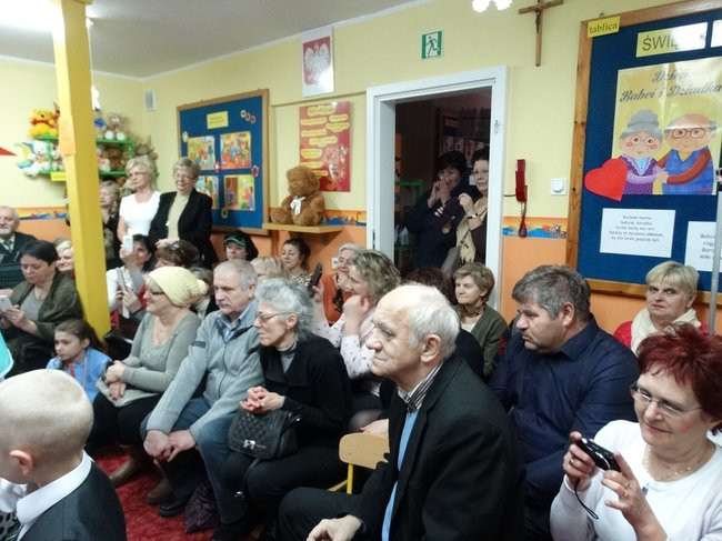 Dzień Babci i Dziadka w Przedszkolu nr 15 (zdjęcia)