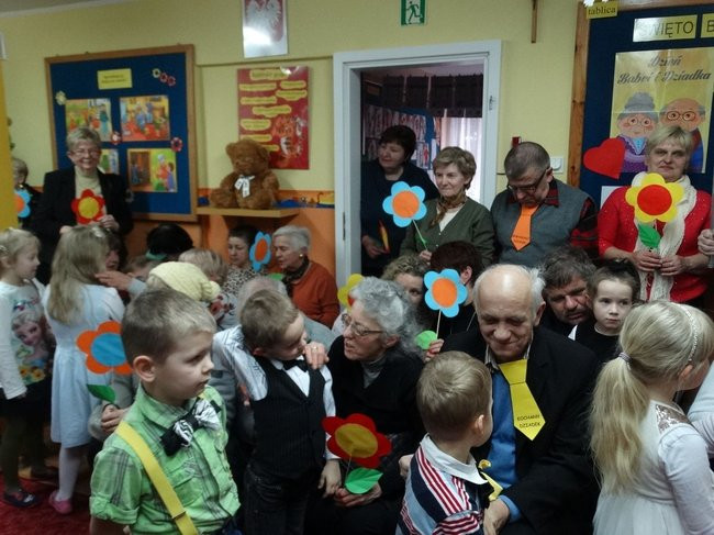 Dzień Babci i Dziadka w Przedszkolu nr 15 (zdjęcia)