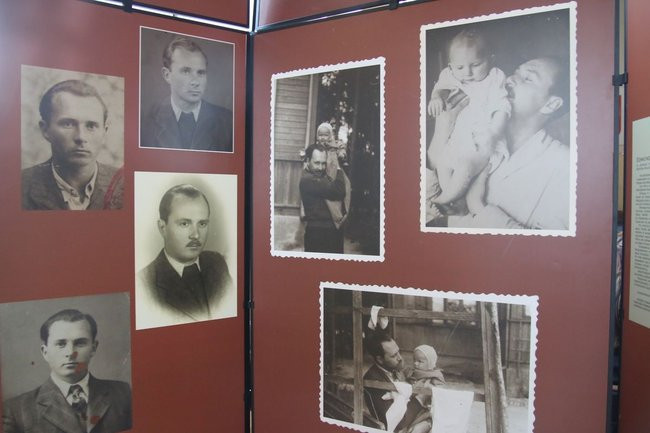 Przejmująca wystawa w I LO (zdjęcia)