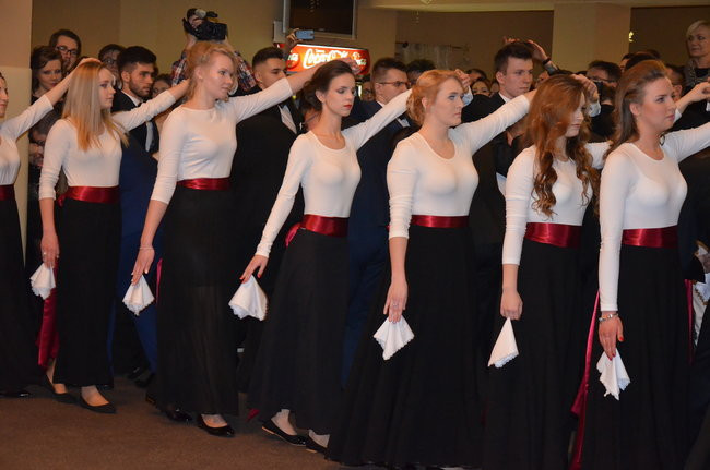 Jedynka balowała w Finezji (zdjęcia)