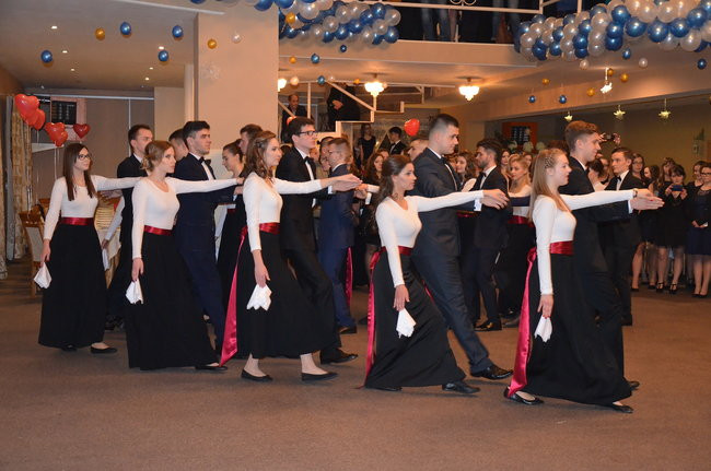 Jedynka balowała w Finezji (zdjęcia)